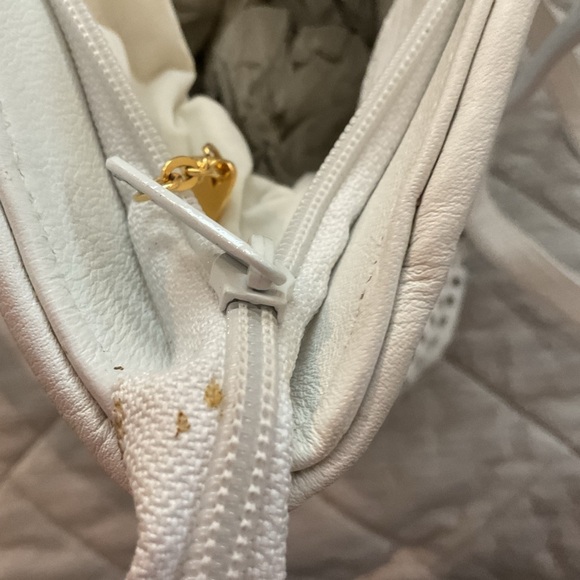 🌻 Marlene’s Genuine Leather White Purse - Picture 11 of 12